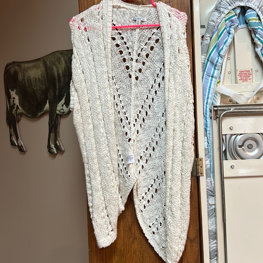 American eagle cream cardigan